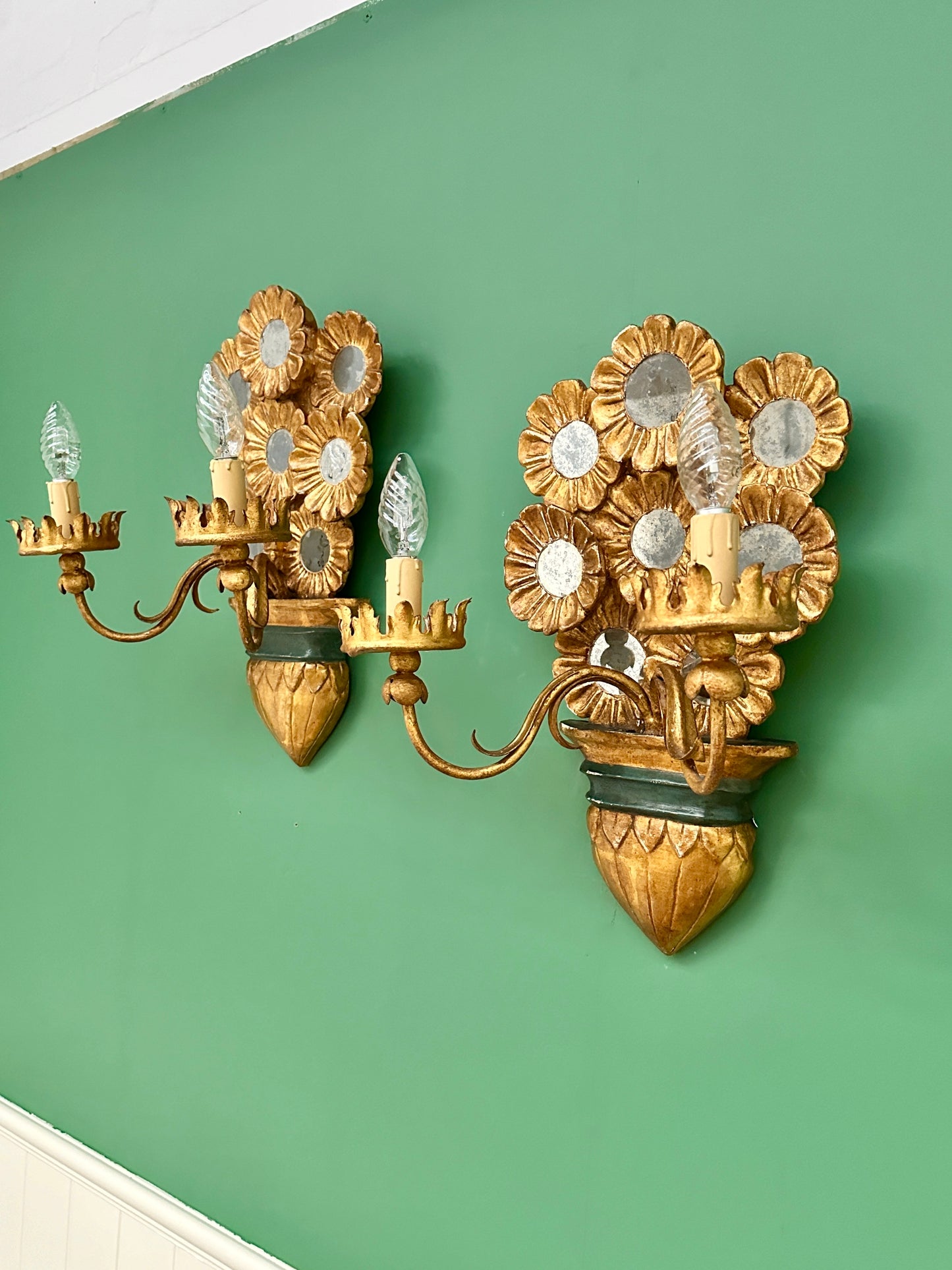 Pair Of Early C20th Italian Giltwood Wall Lights (1 of 2 pairs available)
